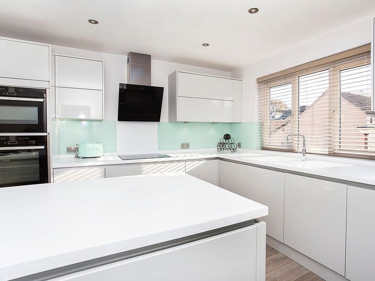 1 bed flat all bills included monthly stays