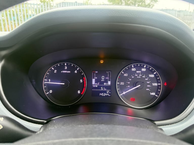2015 HYUNDAI I20 SE CRDI HATCHBACK WHITE DIESEL
