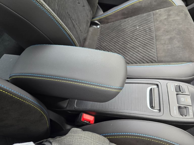 2024 Abarth 500 114kW Turismo 42.2kWh 3dr Auto Hatchback Electric Automatic