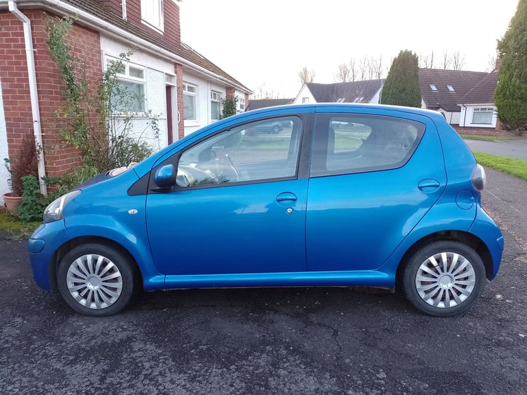 Toyota, AYGO, Hatchback, 2010, Manual, 998 (cc), 5 doors