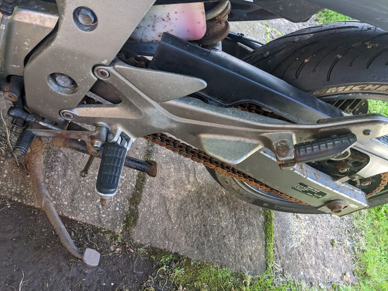 Breaking 2010 honda cbf1000