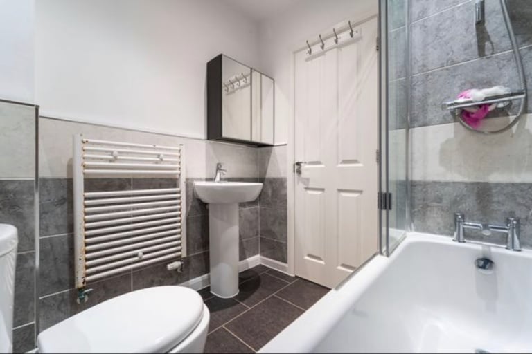 One Double room for rent