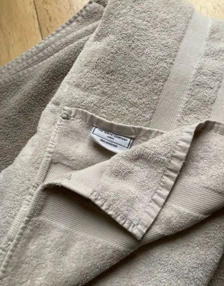 2 White Company Bath Towels 🛀 