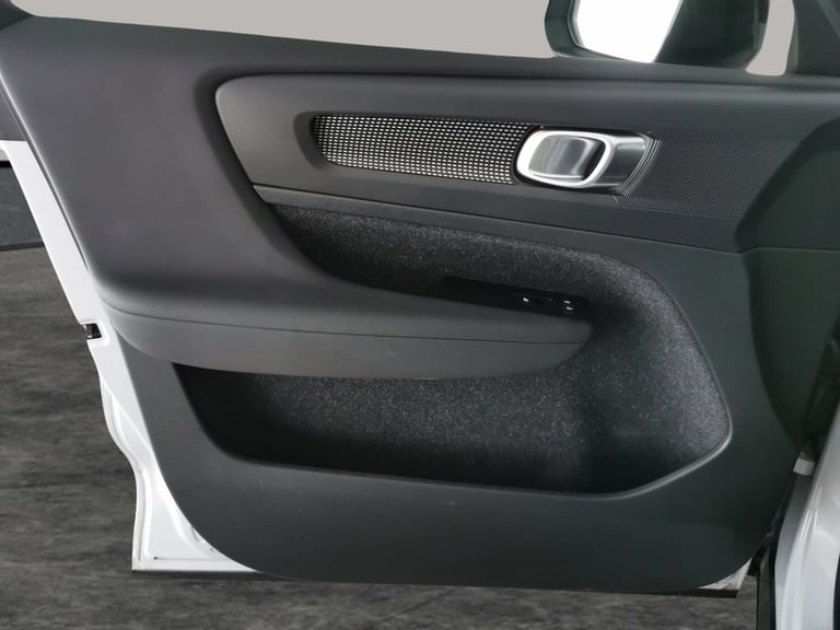 2021 Volvo XC40 2.0 B4P R DESIGN 5dr Auto ESTATE PETROL Automatic