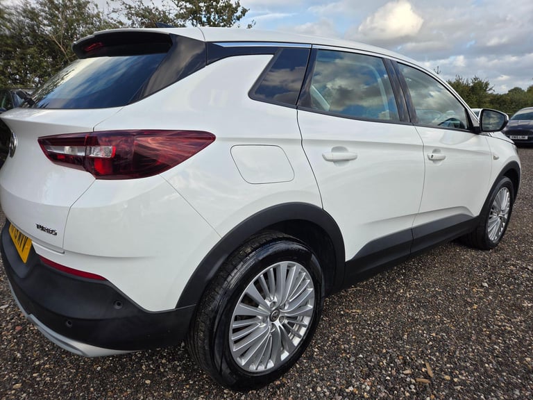 2019 Vauxhall Grandland X 1.2 Turbo Tech Line Nav Auto Euro 6 (s/s) 5dr Petrol
