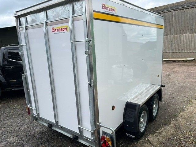 image for Box Trailer with Ramp 10' x 5' x 6' - Bateson 300v