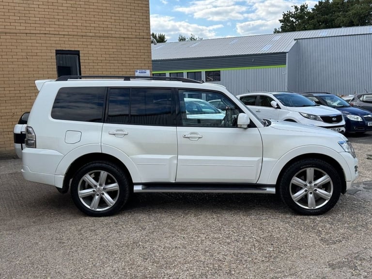 2015 Mitsubishi Shogun 3.2 DI-DC SG4 SUV 5dr Diesel Auto 4WD Euro 6 LWB (187 ps) ESTATE Diesel Au...