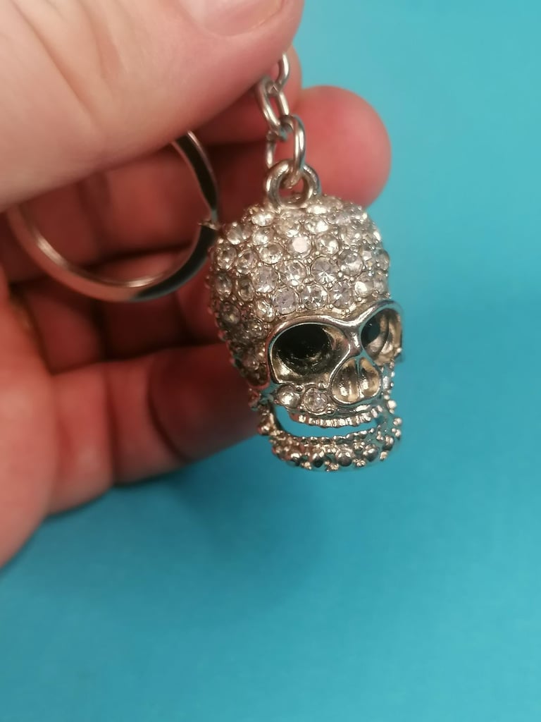 Brand new, Skull Keychain with Cubic Zirconia Rhinestones