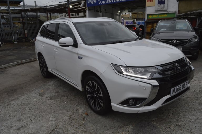 2018 Mitsubishi Outlander 2.0 PHEV 4hs 5dr Auto 2018 ONE OWNER PLUG IN HYBRID ESTATE Petrol Paral...