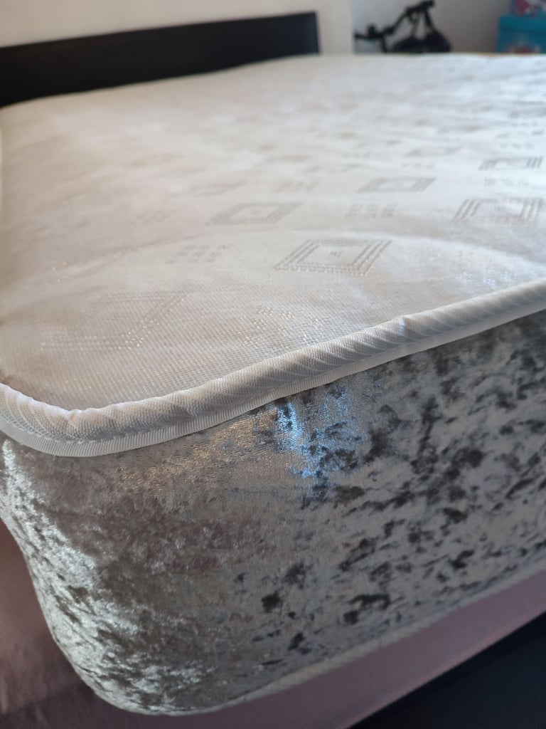 Small double mattress 