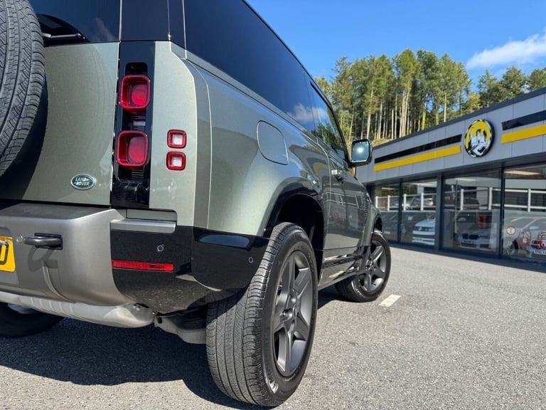 2022 72 LAND ROVER DEFENDER 3.0 D250 MHEV X-DYNAMIC SE 3dr Diesel 18,500 miles