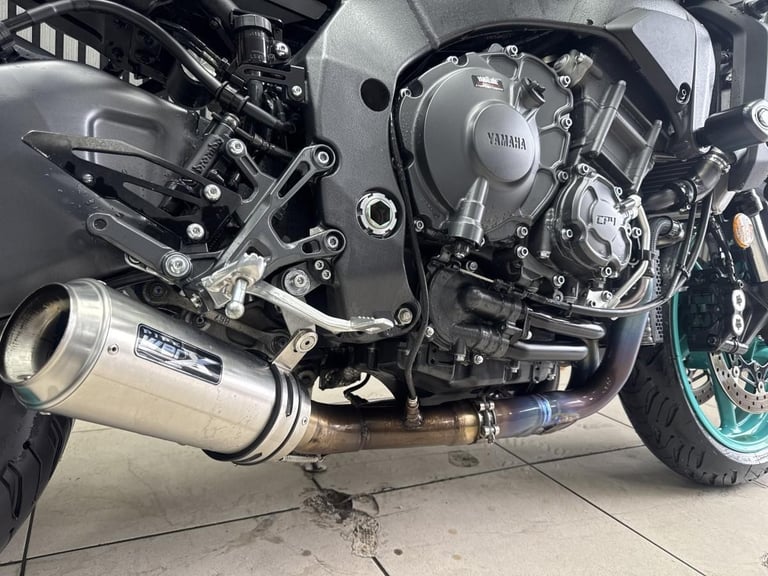 72 reg Yamaha MT10 Grey Naked sports 5571 miles, Pipeworks exuaust