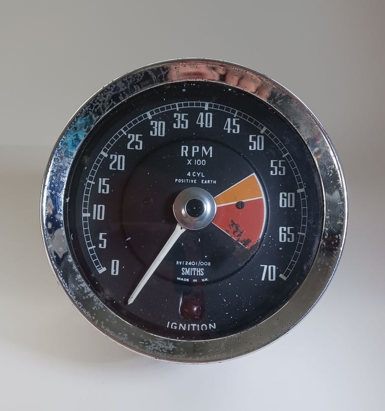 Vintage MGB Smiths RPM Gauge