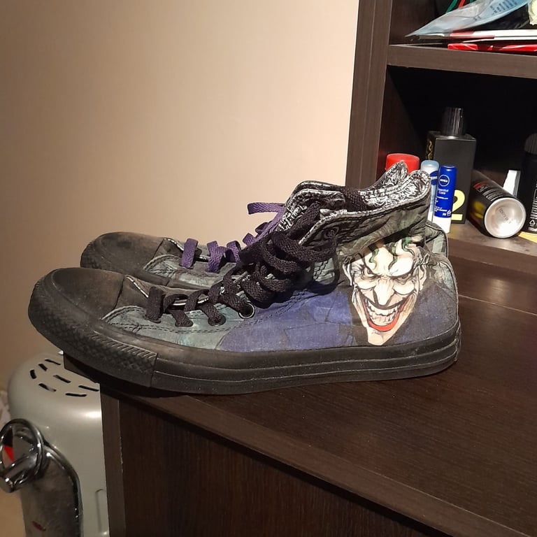 Joker Converse