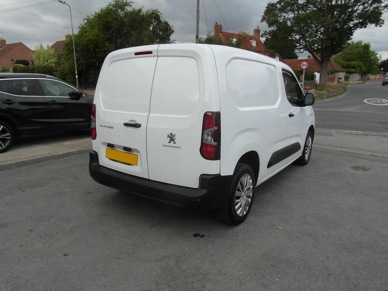 2021 Peugeot Partner 1.5 HDi  Pro  ( NO VAT ) Hdi SWB L1 Car Derived Van Diesel Manual