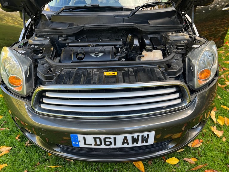 2011 MINI Countryman 1.6 Cooper 5dr Auto HATCHBACK Petrol Automatic