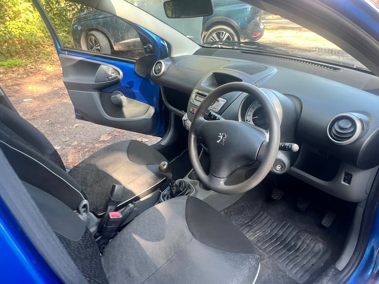Peugeot, 107, Hatchback, 2011, Manual, 998 (cc), 5 doors