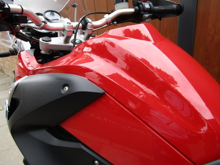 BMW R 1200GS* MILES 10.850*LUGGAGE * FULL SERVICE HISTORY* FANTASTIC CONDITION .