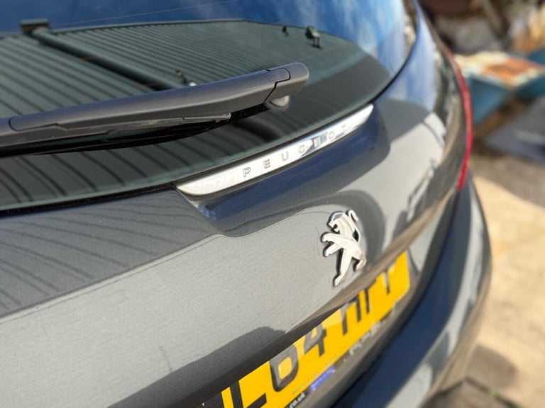 2015 Peugeot 208 1.2 VTi PureTech Active Euro 6 5dr HATCHBACK Petrol Manual