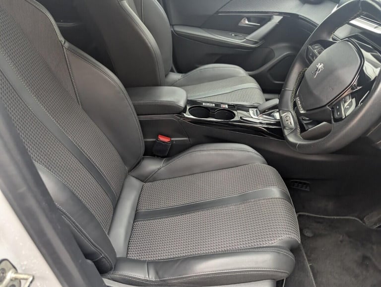 2021 Peugeot E-2008 50kWh GT SUV 5dr Electric Auto (136 ps) - SAT NAV, HEATED SEATS, ALLOY HATCHB...