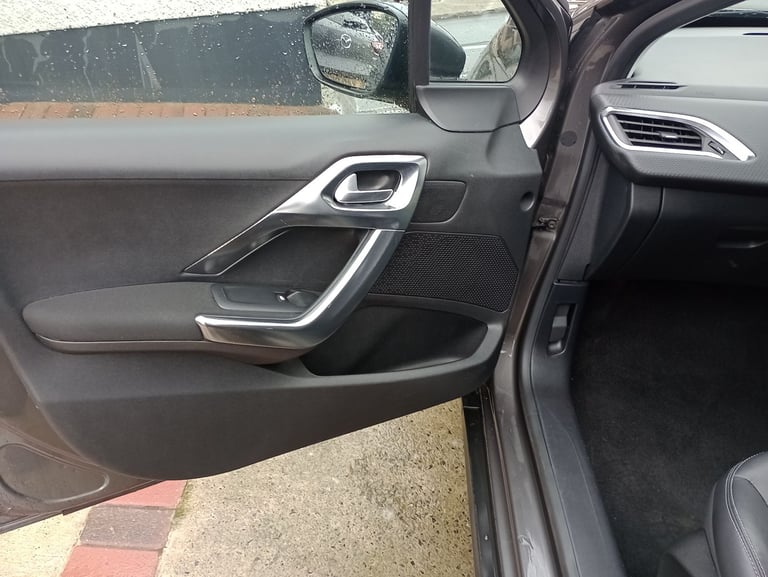 Peugeot, 2008, Hatchback, 2017, Manual, 1199 (cc), 5 doors