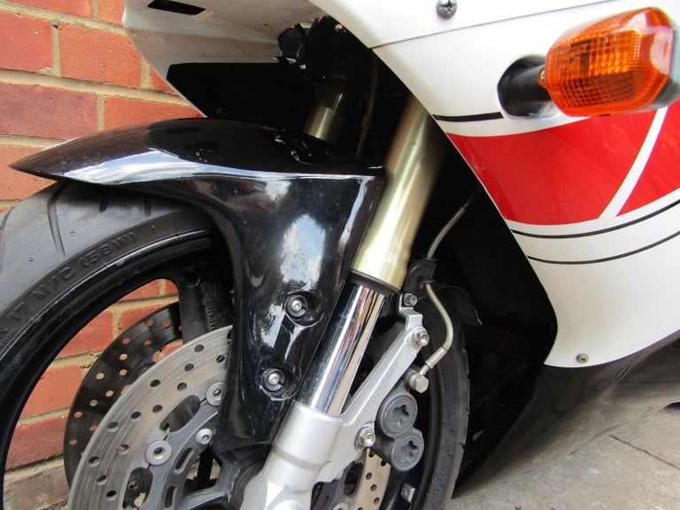 Yamaha YZF R1 1999 MODEL WITH ULEZ CERTIFICATE , SPECIAL PAINT JOB..LOOK ! 