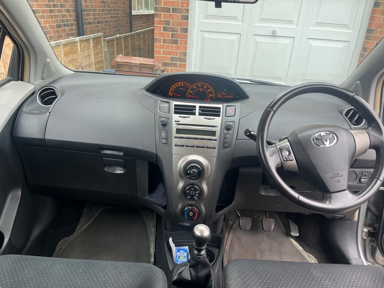 Toyota, YARIS, Hatchback, 2010, Manual, 1329 (cc), 5 doors