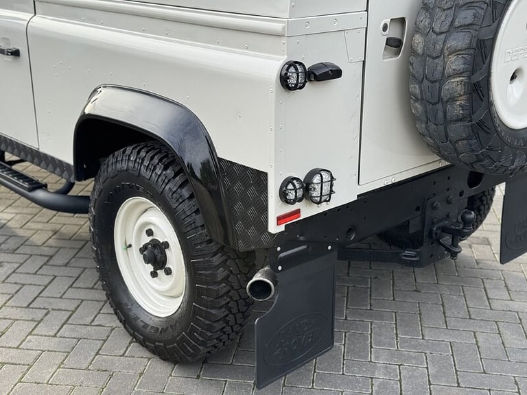 2010 Land Rover Defender Hard Top TDCi PANEL VAN DIESEL Manual