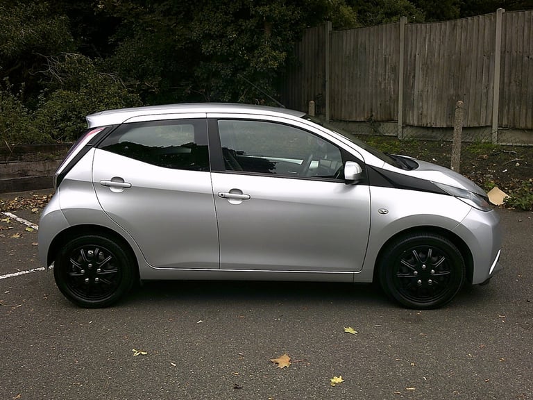 image for 2016 Toyota AYGO 1.0 VVT-i X-Play 5dr x-shift HATCHBACK Petrol Manual