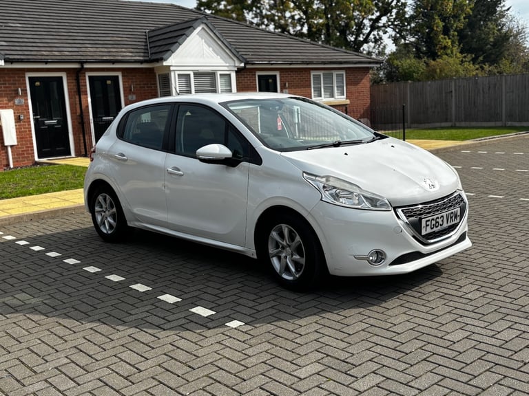 Cheap Peugeot, 208, Hatchback, 2014, Manual, 1398 (cc),5 doors for sale in Coventry, West Midlands