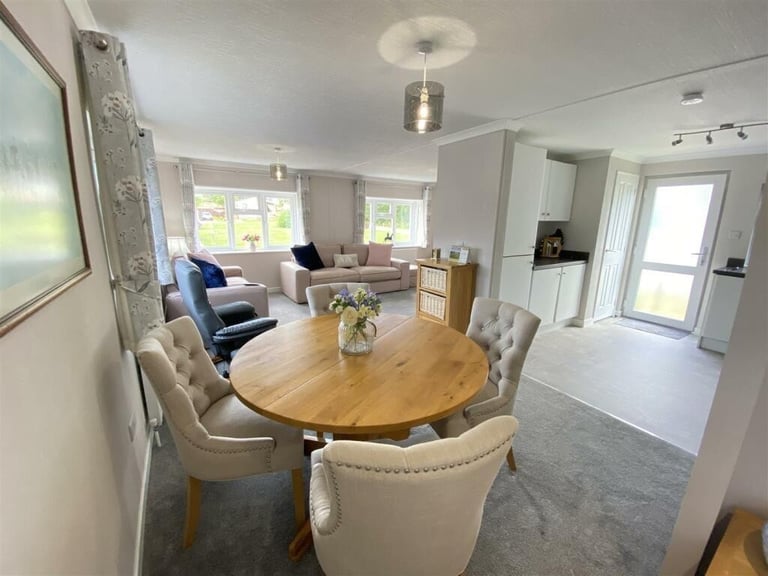 Omar Westbury in Norfolk  - Lodge / Caravan 