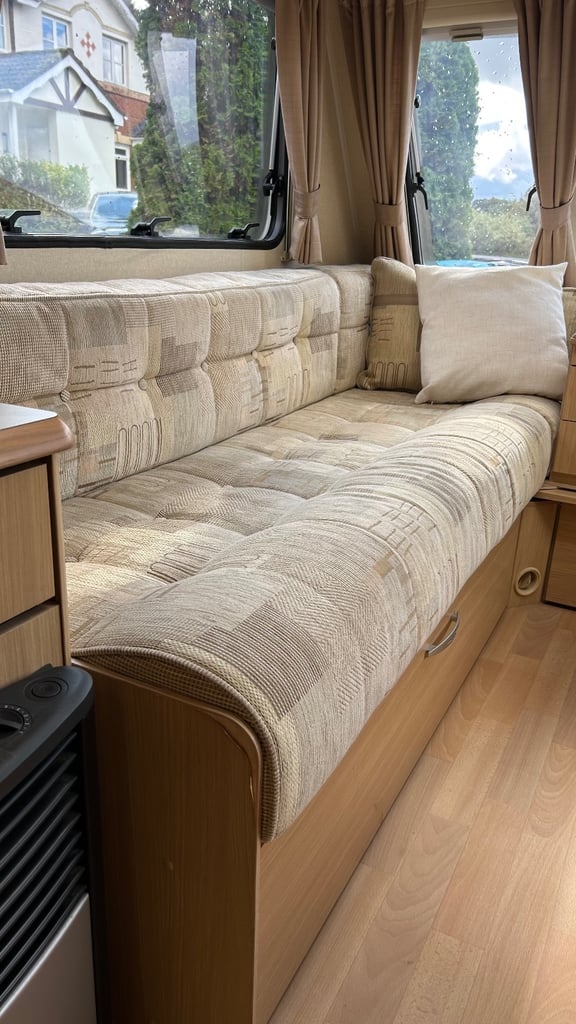 Swift Abbey Vogue 460, 2008 - 2 Berth Caravan with Motor Mover