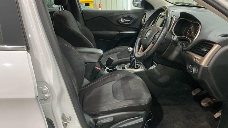 2015 Jeep Cherokee 2.0 CRD Longitude 5dr [2WD] ESTATE DIESEL Manual