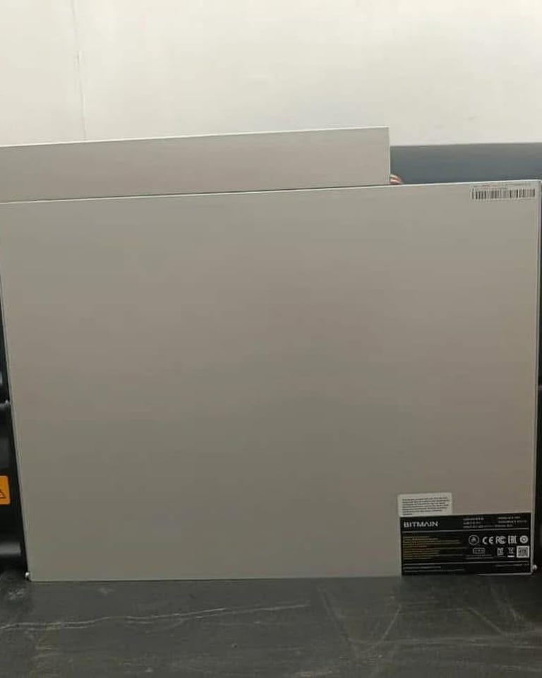 Bitmain Antminer l9 (17GH)