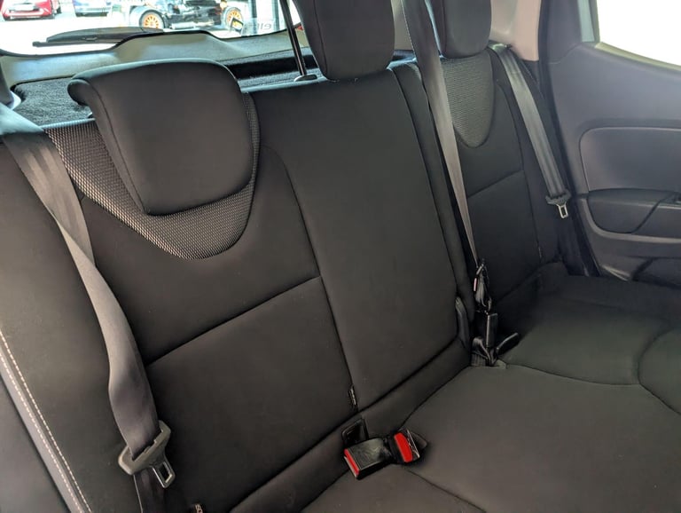 2019 Renault Clio 0.9 TCe Iconic Euro 6 (s/s) 5dr HATCHBACK Petrol Manual