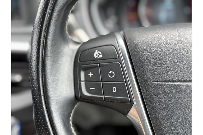 2013 Volvo V40 D2 R-Design Hatchback Diesel Automatic