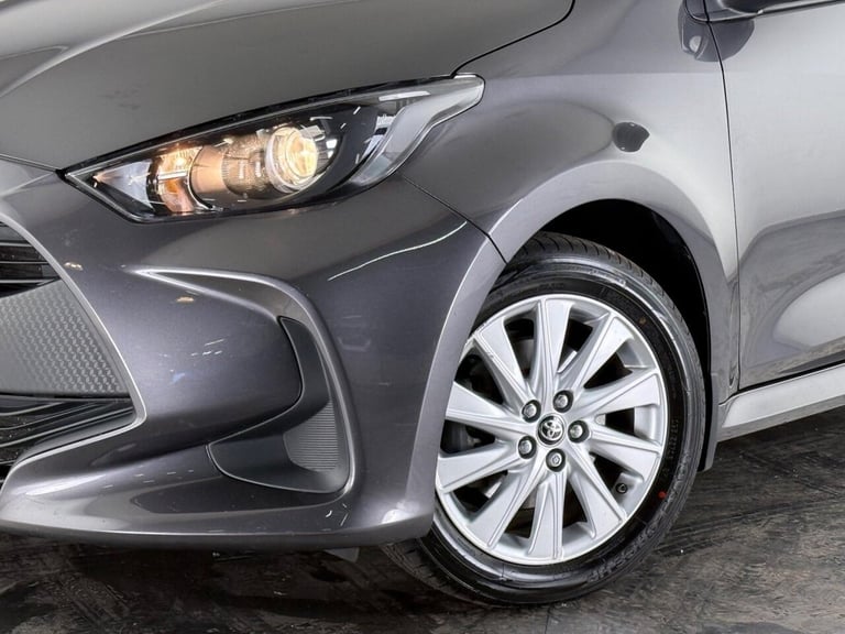 2022 Toyota Yaris 1.5 VVT-h Icon E-CVT Euro 6 (s/s) 5dr Hatchback PETROL/ELECTRIC Automatic
