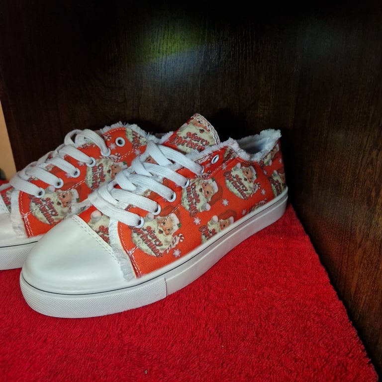 Christmas Santa Print Trainers – Red “Merry Christmas” Lace-Up Shoes – Size EU 41 / UK 7 – Brand New