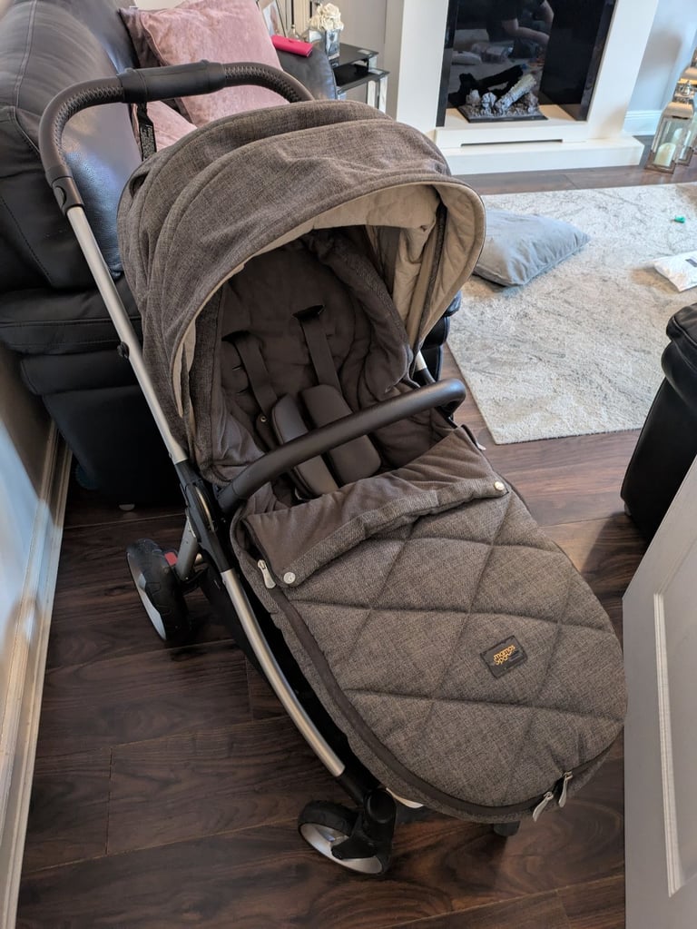 Mama's & papas lightweight buggy 