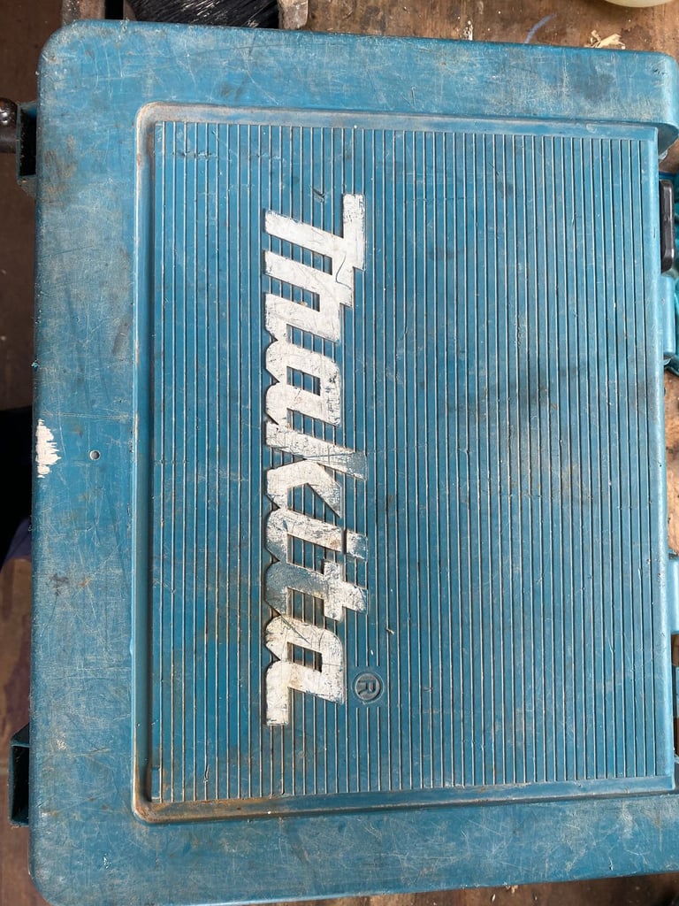 Makita Hr 2811f Drill light breaker 110v 