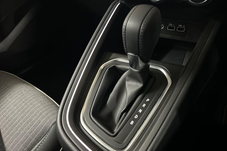 2024 Renault Clio 1.6 E-TECH techno Hatchback 5dr Petrol Hybrid Auto Euro 6 (s/s) (145 ps) HATCHB...