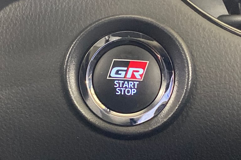 2022 Toyota C-HR 96486 Hatchback Hybrid Automatic