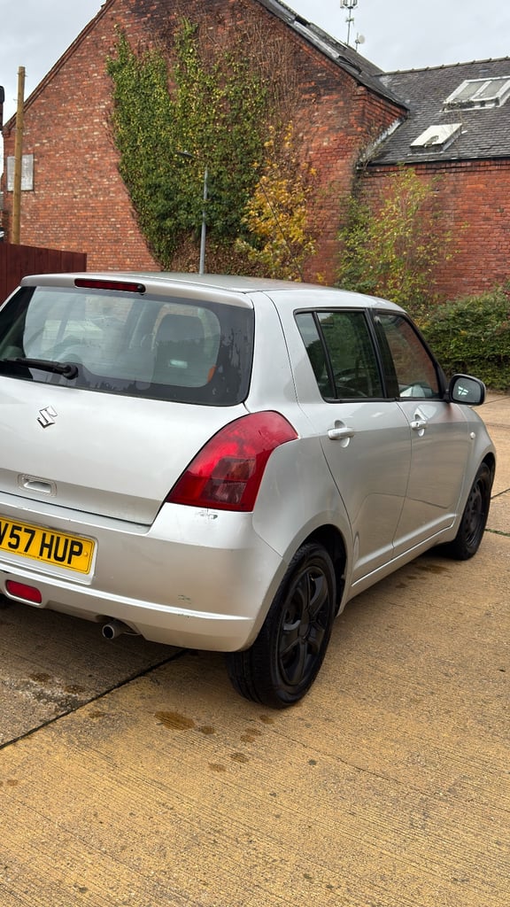 Suzuki, SWIFT, Hatchback, 2007, Manual, 1328 (cc), 5 doors