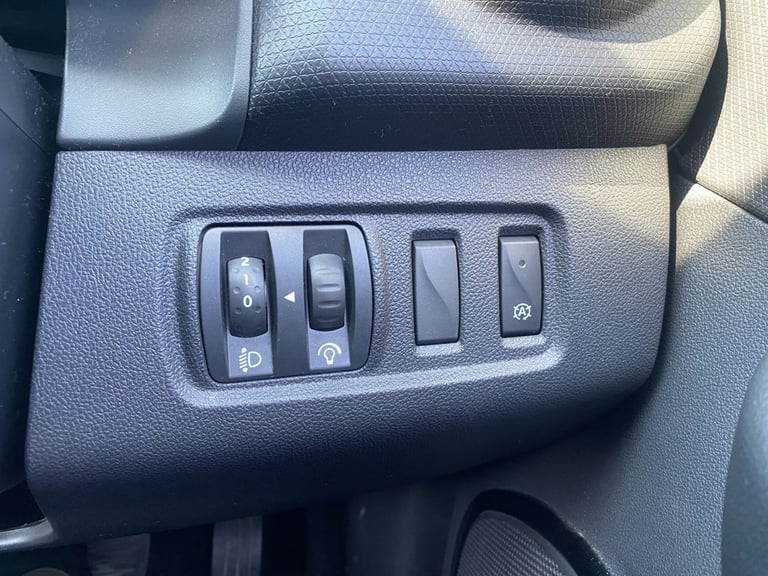 2019 Renault Clio 1.5 dCi Iconic Hatchback 5dr Diesel Manual Euro 6 (s/s) (90 ps) Hatchback Diese...