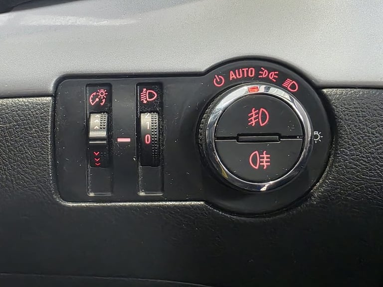 2015 Vauxhall Mokka 1.6i Tech Line 5dr HATCHBACK PETROL Manual