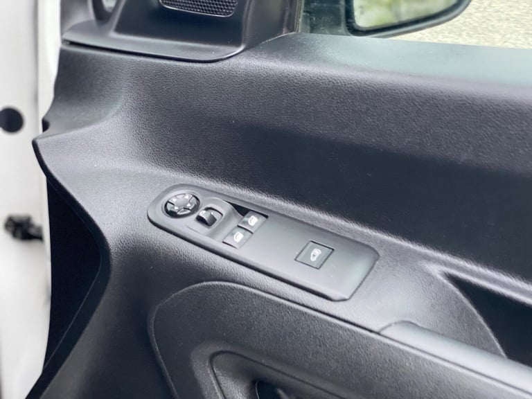 2020 Vauxhall Combo 1.6 Turbo D 2300 Sportive L1 H1 Euro 6 (s/s) 4dr PANEL VAN Diesel Manual