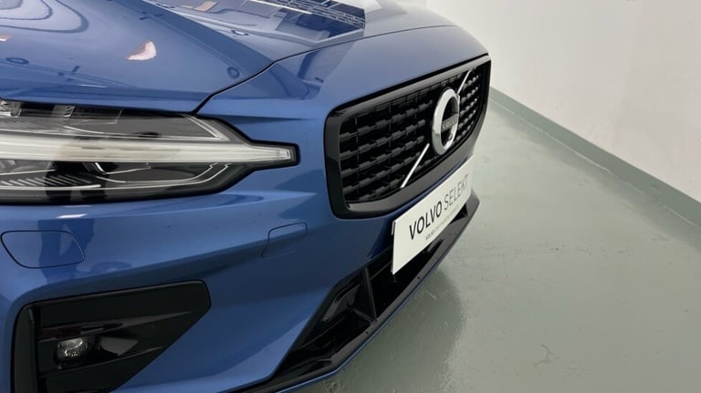 2020 Volvo V60 R-Design, B5 mild hybrid Estate Petrol Automatic