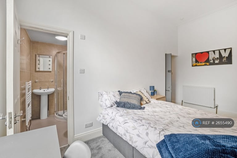 13 bedroom house in Queen Anne Terrace, Plymouth, PL4 (13 bed) (#2655490)