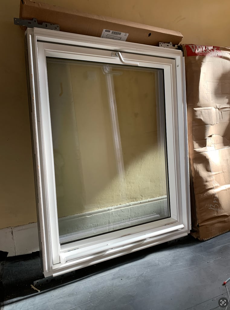 image for VELUX PK06 WHITE TOP HUNG WINDOW | BRAND NEW WITH FLASHING KIT