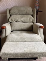 Mobility riser recliner chair 